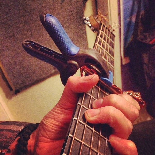 Remind me to buy a decent capo one of these days #janky
